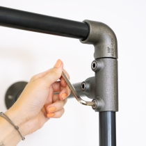 Clothes rack on adjustable inclined trestle-shaped steel legs - Rust-proof treated steel