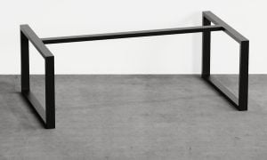 Structure de table avec une traverse haute