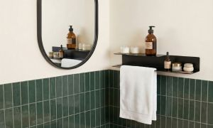 Wall-mounted towel rack