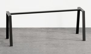 Bench frame with central stretcher