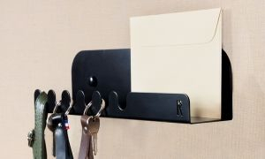 Wall-mounted key rack
